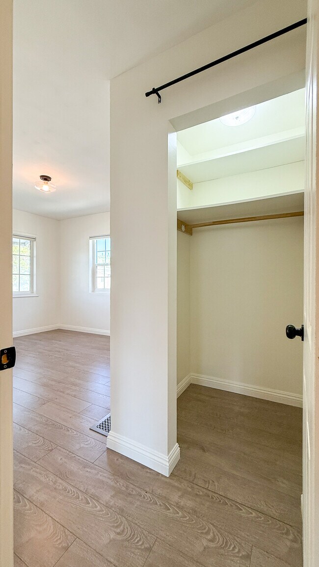 Foto del edificio - 2820 Budau Ave