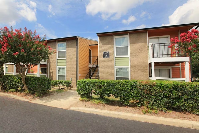 Foto del edificio - 2431 Farm to Market 1960 Rd W