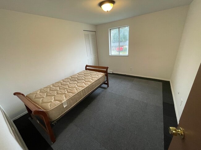 Building Photo - 6907 Parkbelt Dr