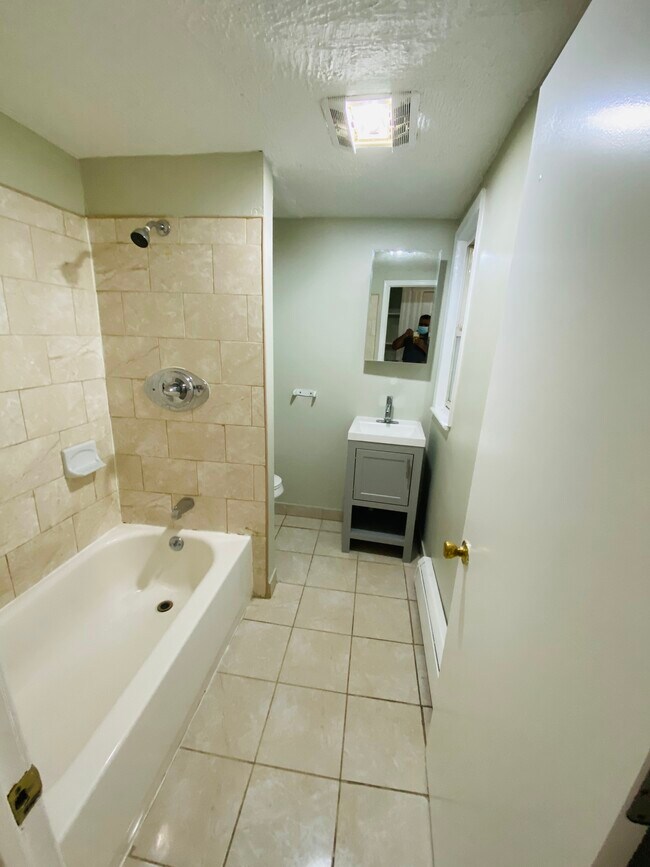 Foto del edificio - 844 Mount Prospect Ave