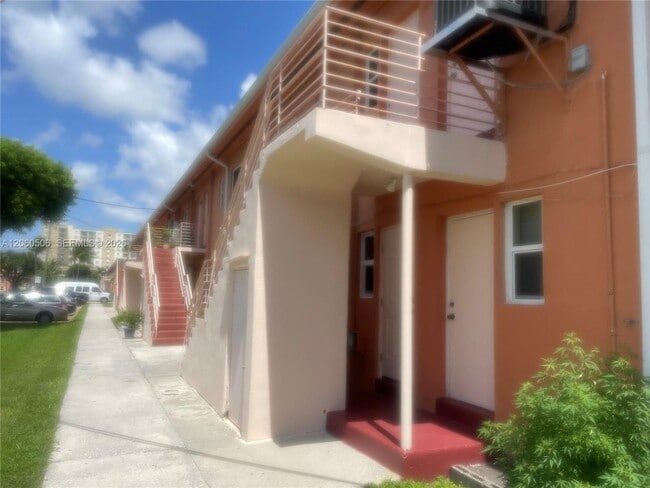 Foto del edificio - 3430 SW 10th St