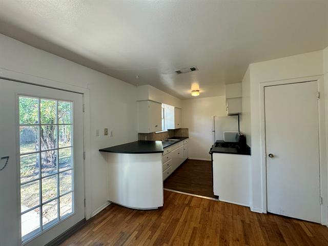 Foto del edificio - 5005 Nancy Ln