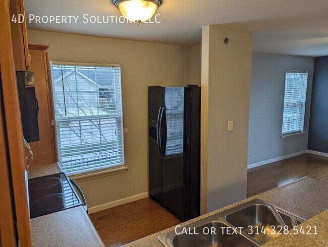 Foto del edificio - Stylish 2 Bed, 2 Bath Condo with Hardwood ...