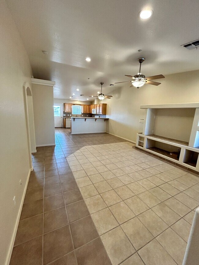 Building Photo - 3382 Iroquois Dr