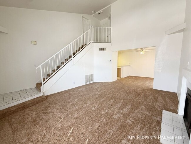Foto del edificio - 2840 Lone Cliff Dr
