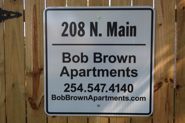 Foto del edificio - Bob Brown Apartments