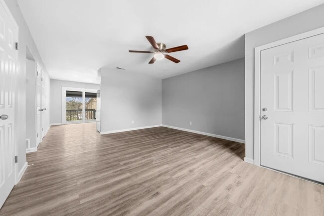 Sala de estar - 124 Wind Ridge Dr