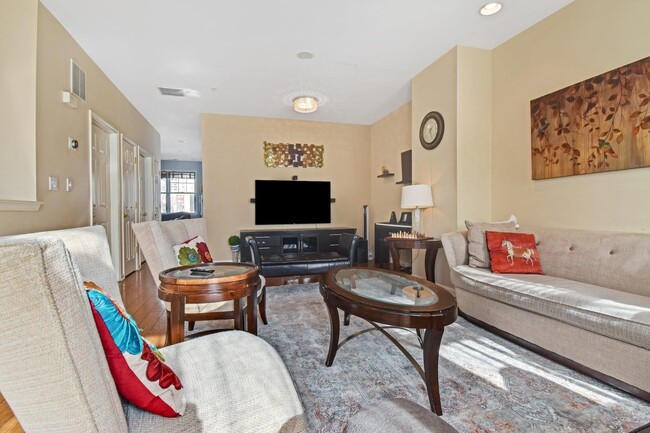 Foto del edificio - 314 Midland Ct