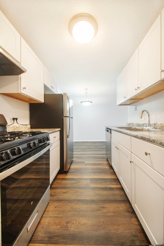 Cocina - Christmas Lake Manor Apartments