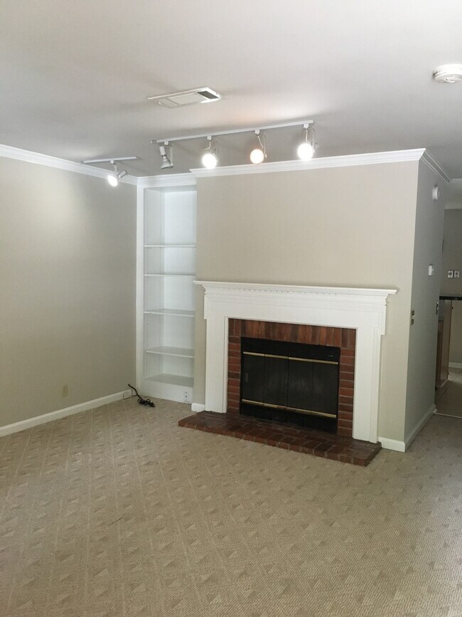 Foto del edificio - 211 Hickory Forge Dr