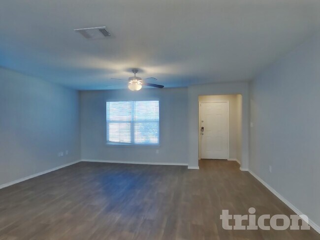 Foto del edificio - 3423 Stoney Bayou