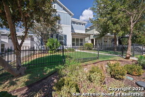 Foto del edificio - 223 Claremont Ave