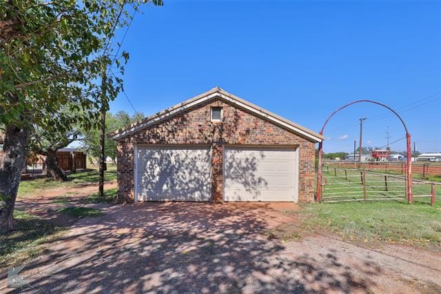Building Photo - 8456 Spinks Rd
