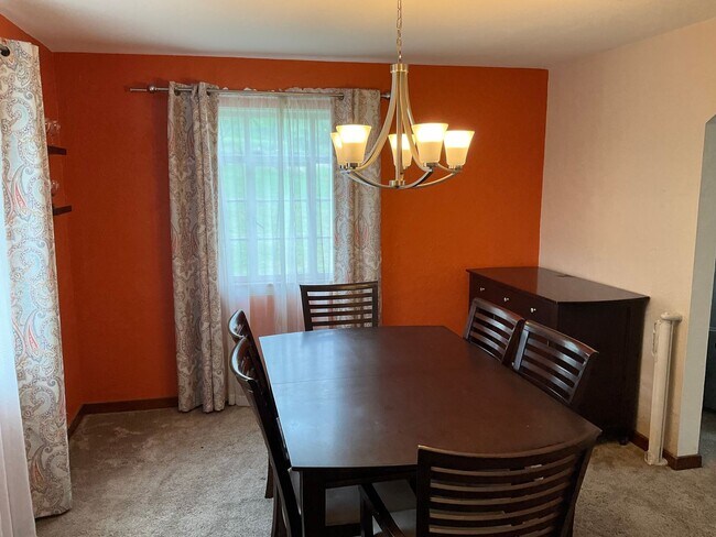 Foto del edificio - 3 Bedroom - Peaceful Living Just Minutes f...