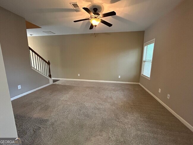 Building Photo - 607 Summit Pt