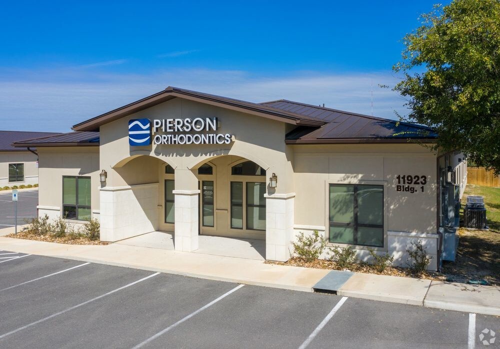 Foto del edificio - 11923 Culebra Road - 1