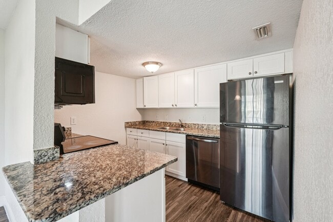 Building Photo - Cypress West Apartments
