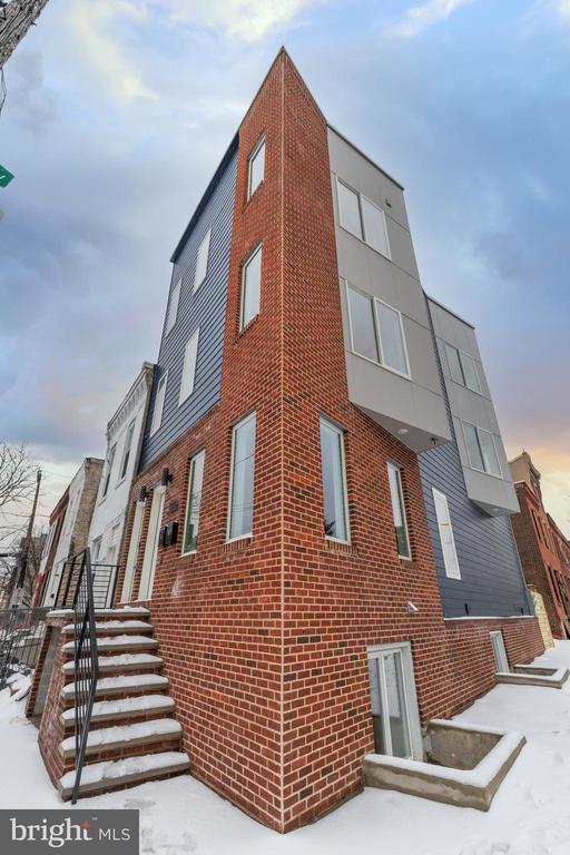 Building Photo - 1255 N 23rd St