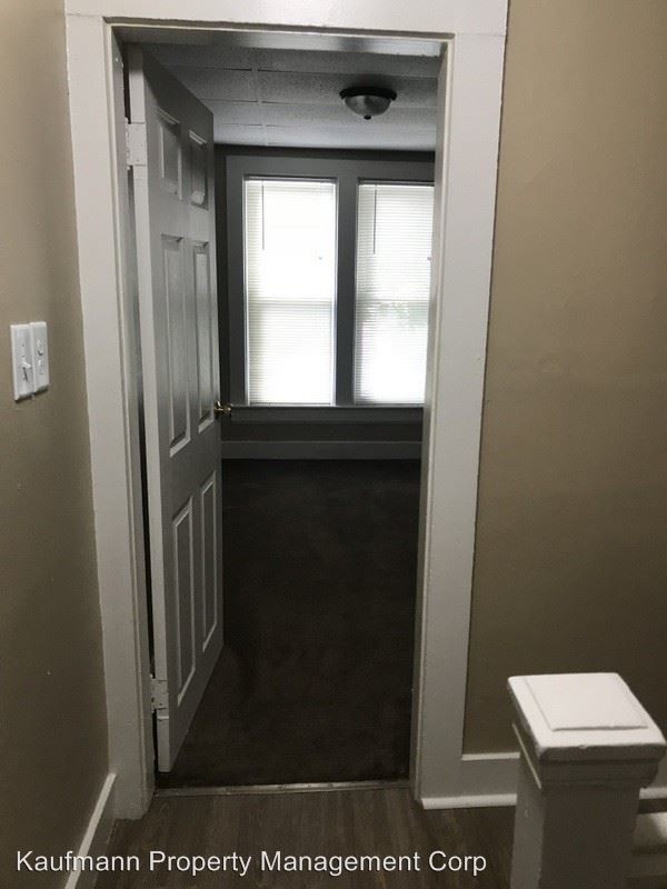 Foto del edificio - 2404 N Clinton St