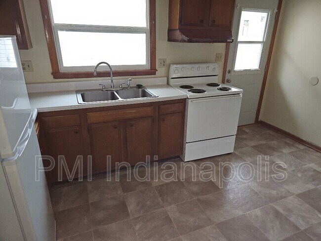 Foto del edificio - 7044 Meadow Dr