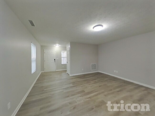 Foto del edificio - 7925 Liberty School Ln