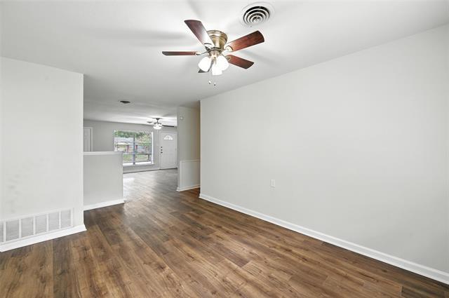 Foto del edificio - 1109 Lexington Dr