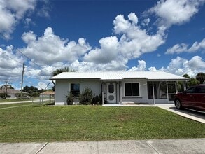 Building Photo - 4010 Grobe St