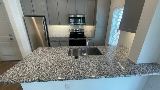 Foto del edificio - 2614 Waterway Ln