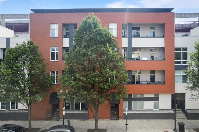 Building Photo - 1150 Vine St