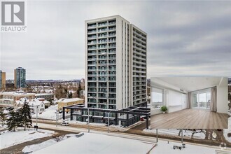Building Photo - 741 King St W