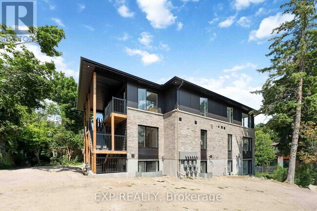 Photo du bâtiment - 844 Connaught Ave