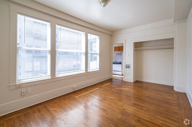 Studio - 237 Leavenworth St