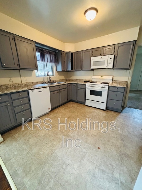 Building Photo - 741 Brinson Arch