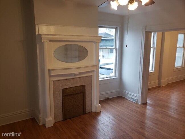 Foto del edificio - 5 br, 1.5 bath House - 130 Pillow St