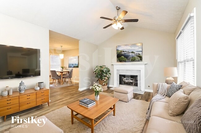 Building Photo - 325 Arapaho Dr SE