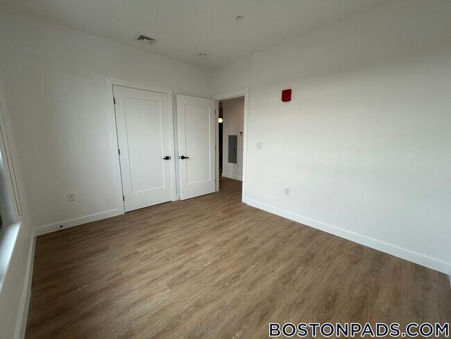 Building Photo - 199 Gardner St