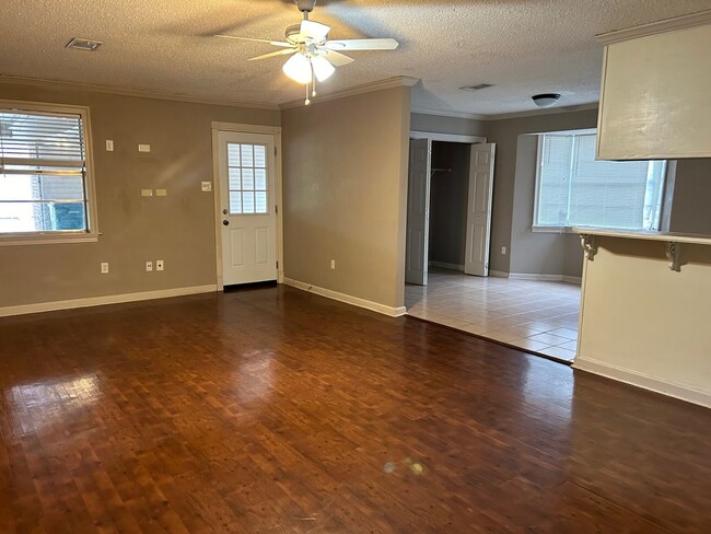 Building Photo - Shadow Bluff