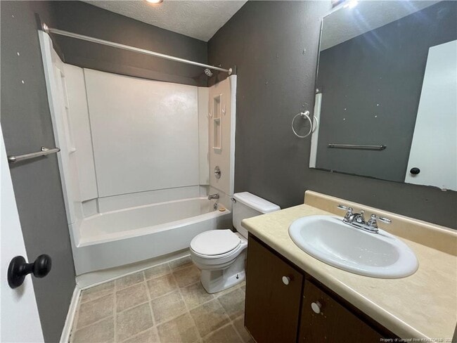 Foto del edificio - 5734 Waters Edge Dr