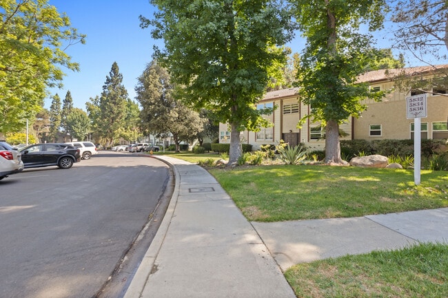 Building Photo - 5830 Bowcroft St