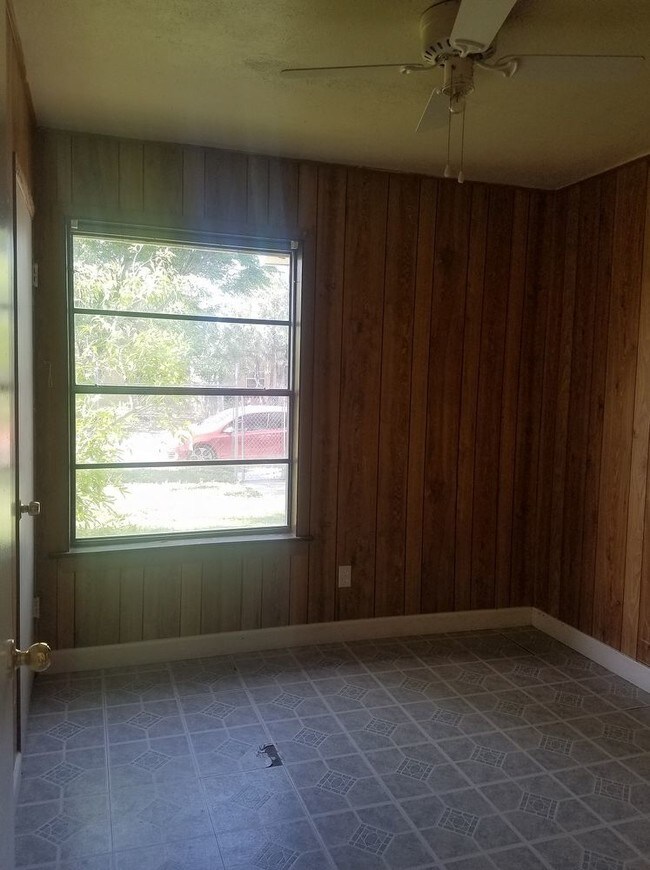 Building Photo - 508 Baywood Ave
