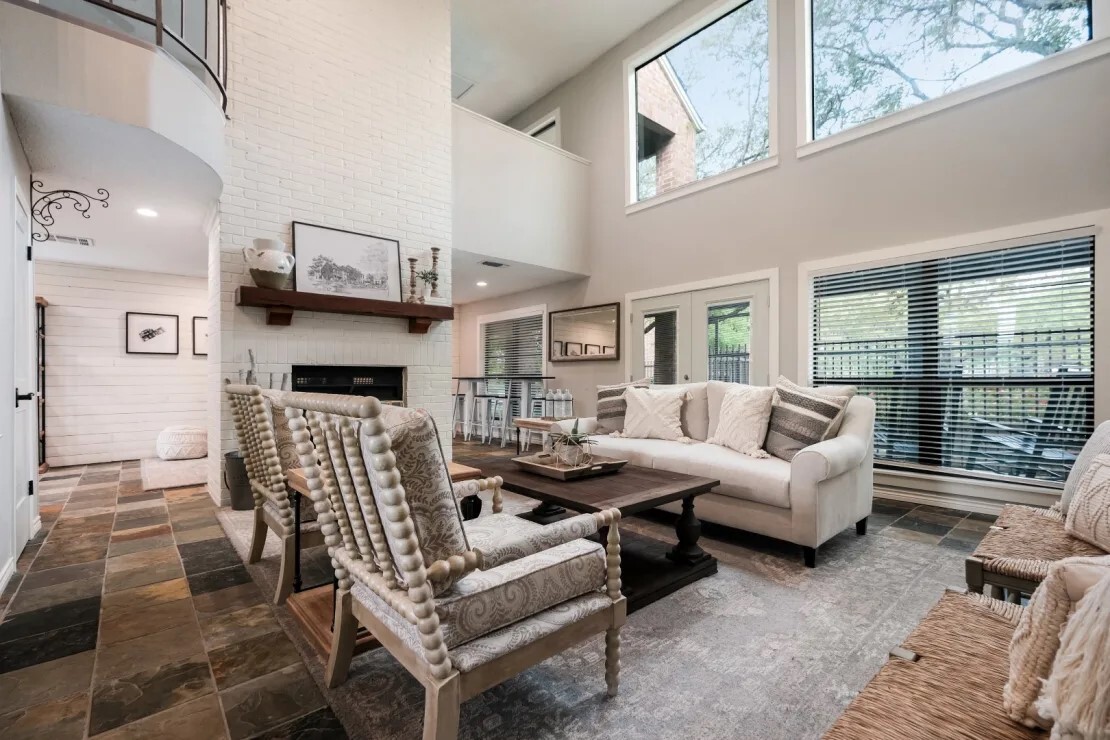 Primary Photo - 13031 Pk Xing Dr