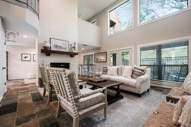 Building Photo - 13031 Pk Xing Dr