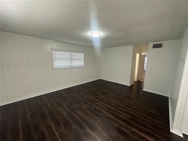Foto del edificio - 5836 Houghton Ave