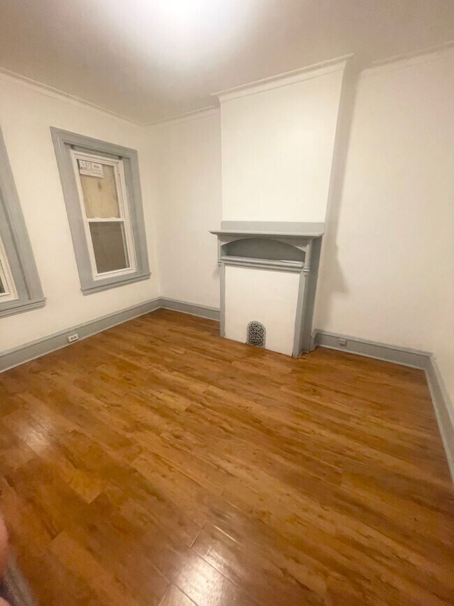 Building Photo - Stunning 4-Bedroom Townhome in Belmont! Av...
