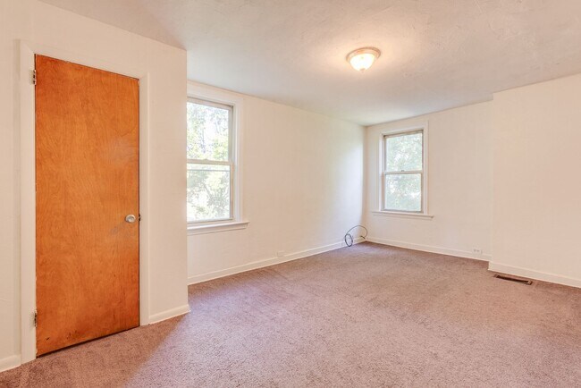 Building Photo - 316 Belonda St