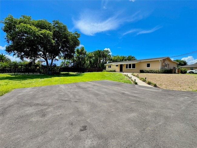 Building Photo - 14450 SW 24th St
