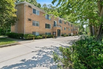 Building Photo - 50980 Jefferson Ave