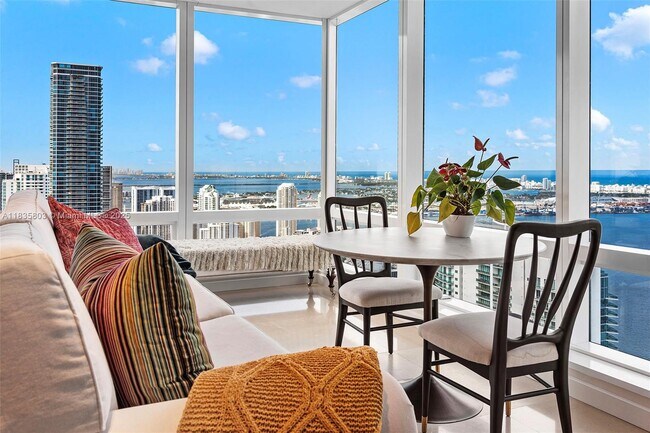 Building Photo - 1425 Brickell Ave