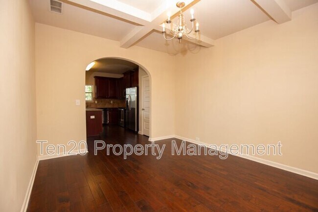 Building Photo - 2 Willow Oak Lane