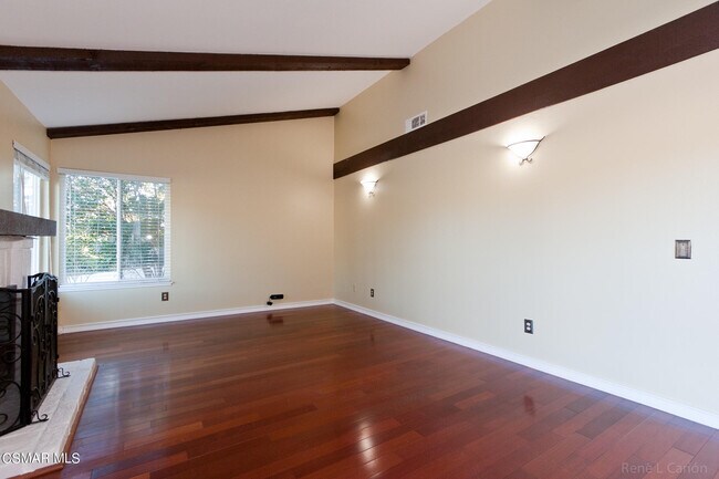 Foto del edificio - 2743 Rustic Glen Dr